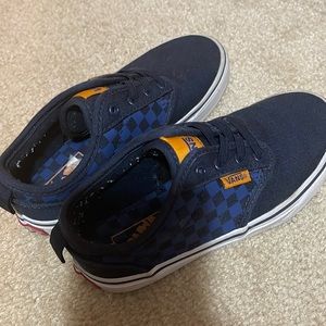 Youth vans shoes